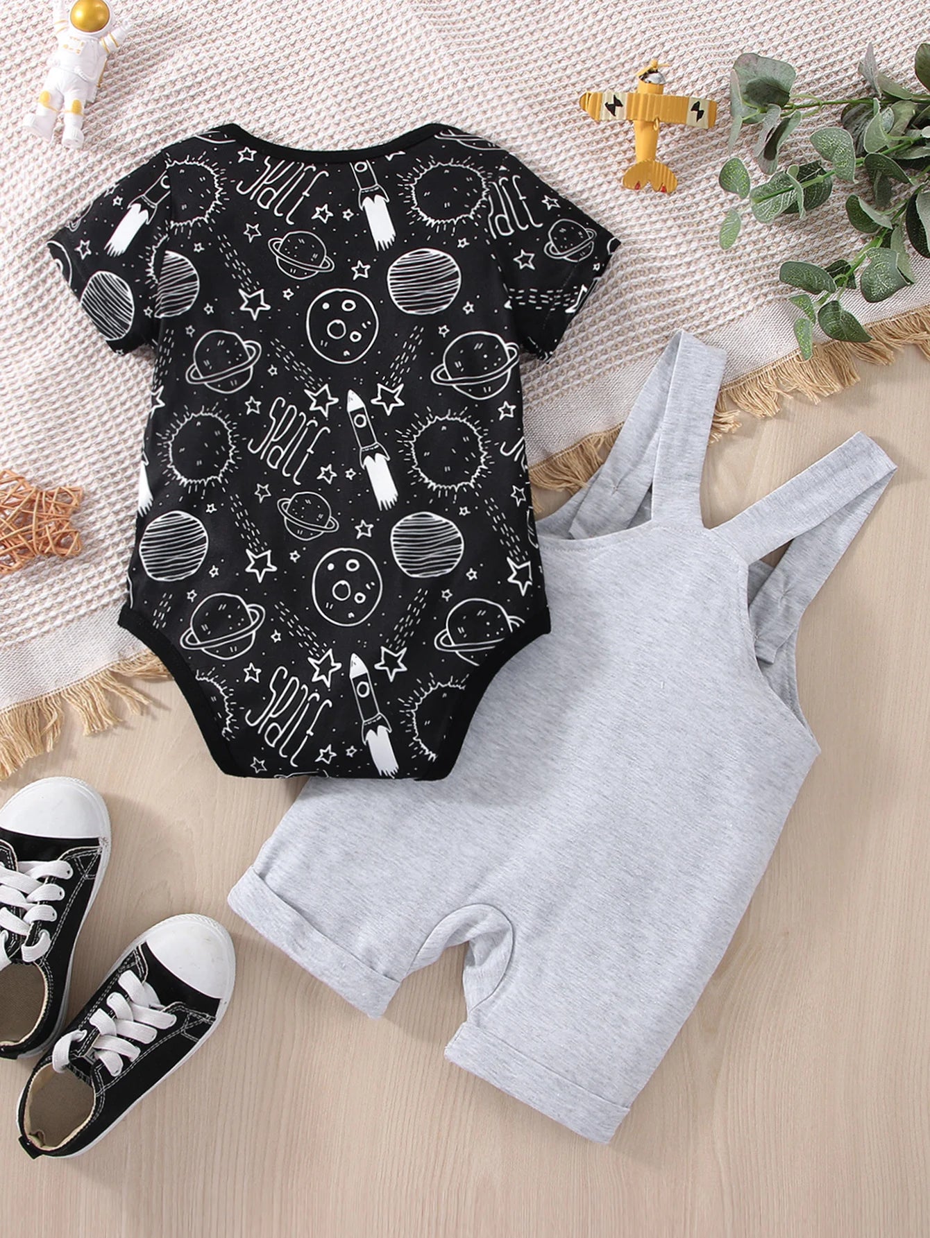 Little Astronaut Space Print 2 Piece Set (3M-2T)