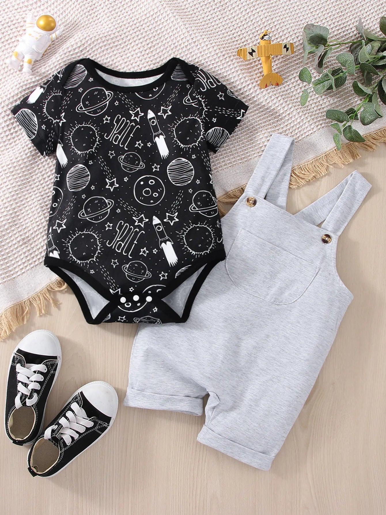 Little Astronaut Space Print 2 Piece Set (3M-2T)